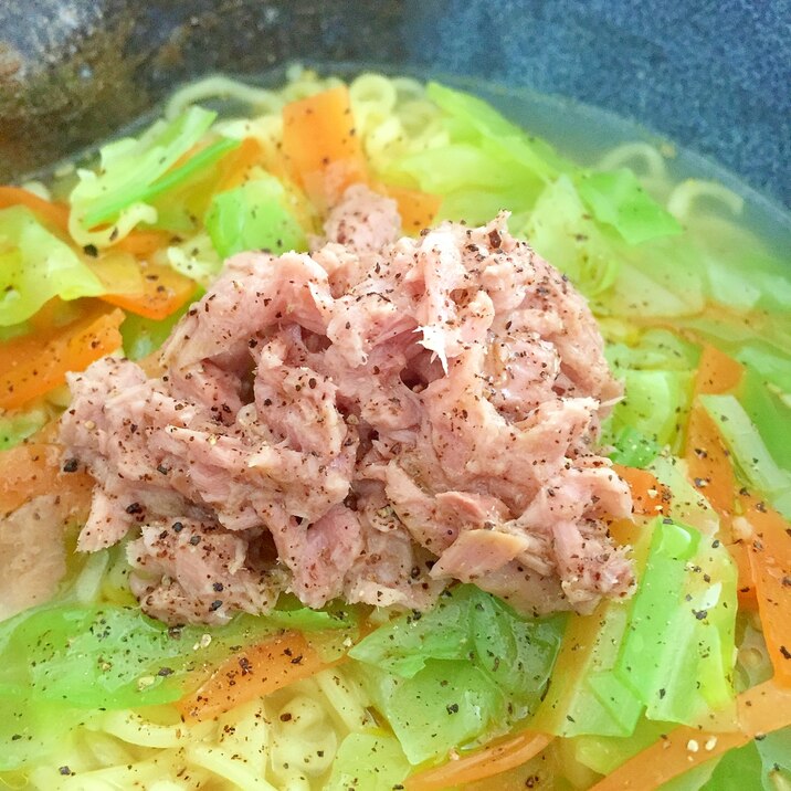 インスタントラーメンとツナでイタ飯風♪ランチ♪